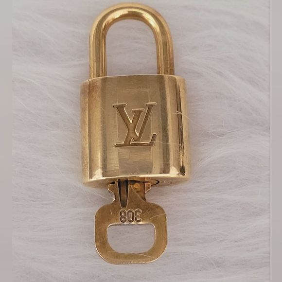 Louis Vuitton Accessories - EUC, Louis Vuitton lock and key #308